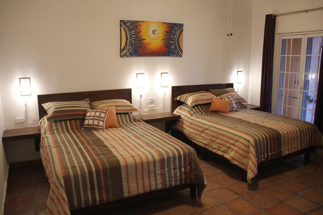 Central Bed & Breakfast ラパス エクステリア 写真